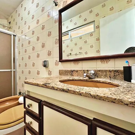 Apartamento na Praia Enseada-3